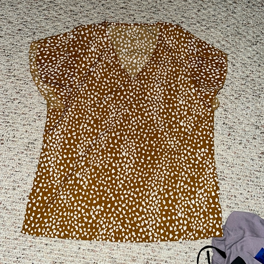 Orange flow shirt, size medium, white, leopard print